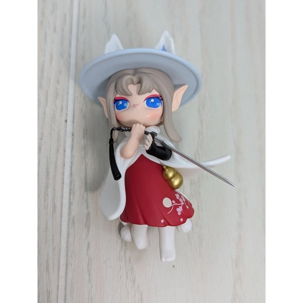 Suri Nine Spirits Snow Mountain‎ Fox Elf Figure Red Dress hat no stand